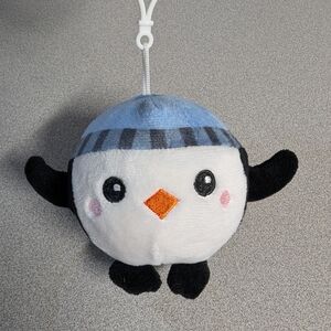 Santas Wonderland Bass Pro Shop Kids Crafts 2019 Penguin Plush backpack hang to
